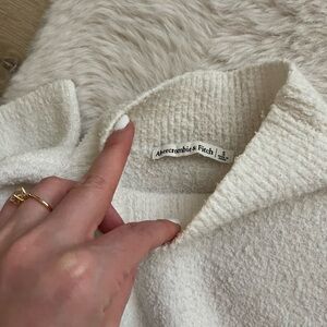 Abercrombie & Fitch Women's Off-White Teddy Jacket